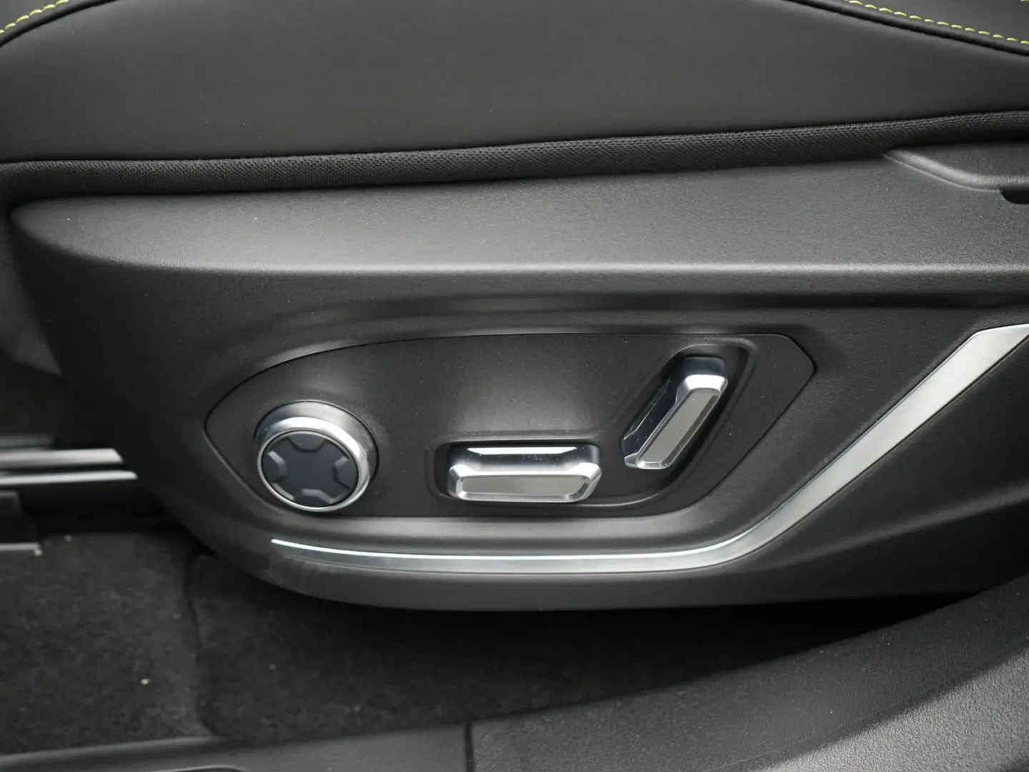 01 1.5 PHEV More  PANO INFI MEMO 360  20  ACC