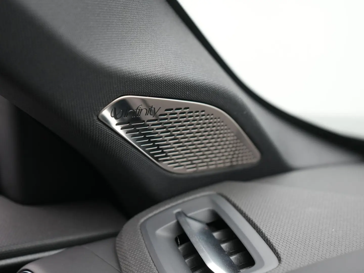 01 1.5 PHEV More  PANO INFI MEMO 360  20  ACC