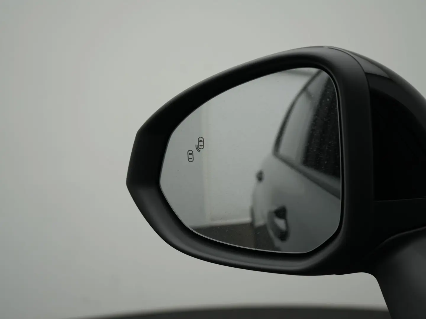 01 1.5 PHEV More  PANO INFI MEMO 360  20  ACC