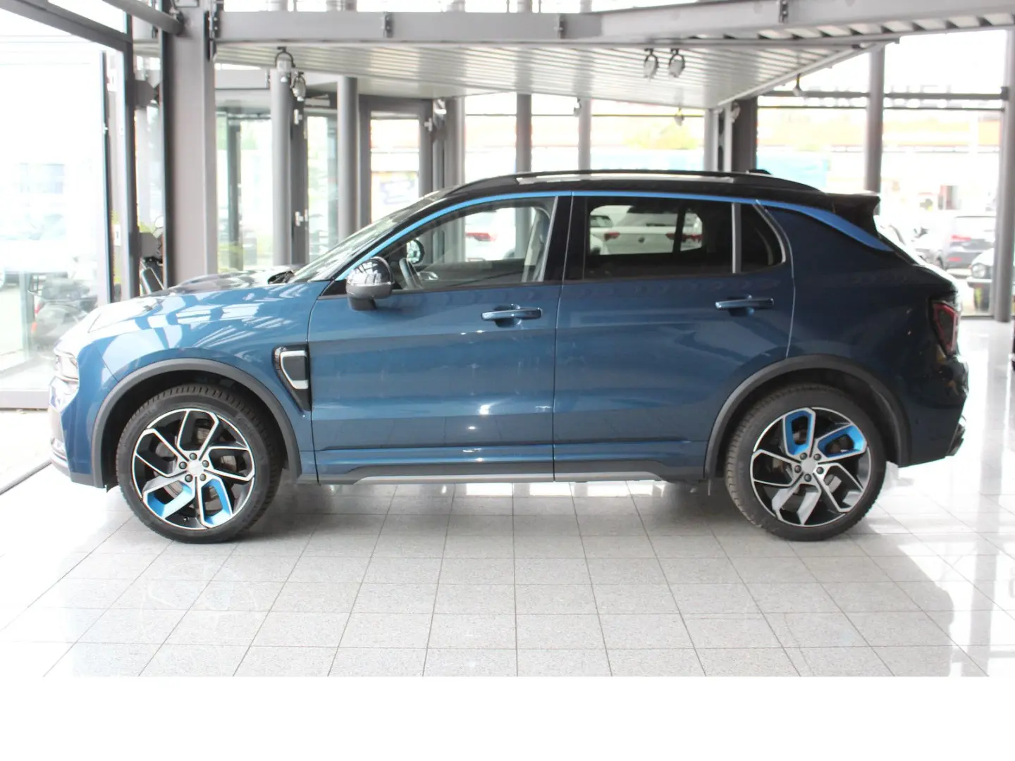 01 1.5 eHybrid 20 PANO 360  NAV INFINITY ACC LED