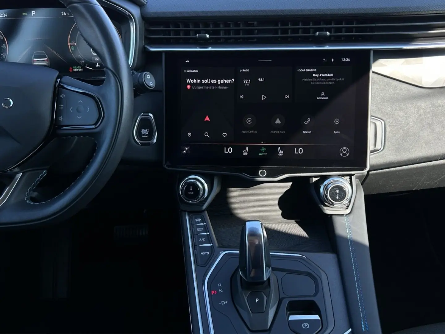 01 1.5T HEV Pano Keyless SHZ el.Sitze R-Kam eHKL