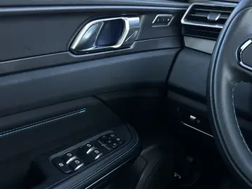 01 1.5T HEV Pano Keyless SHZ el.Sitze R-Kam eHKL