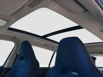 01 1.5T HEV Pano Keyless SHZ el.Sitze R-Kam eHKL