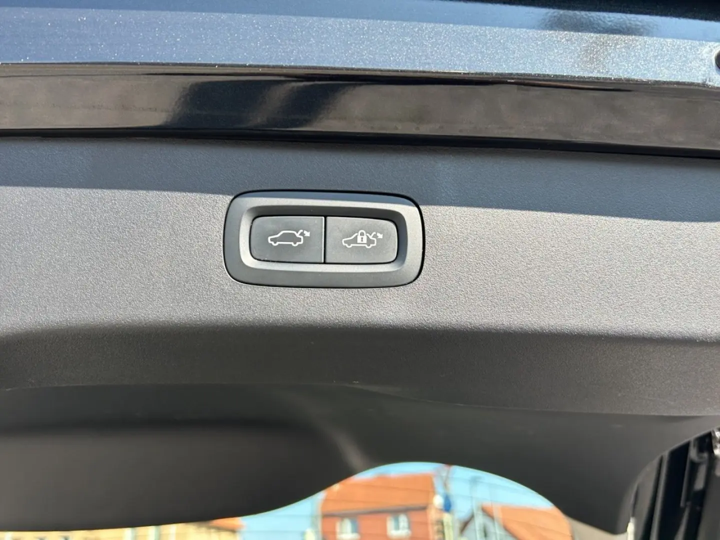 01 1.5T HEV Pano Keyless SHZ el.Sitze R-Kam eHKL