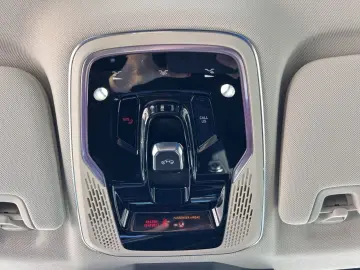 01 1.5T HEV Pano Keyless SHZ el.Sitze R-Kam eHKL