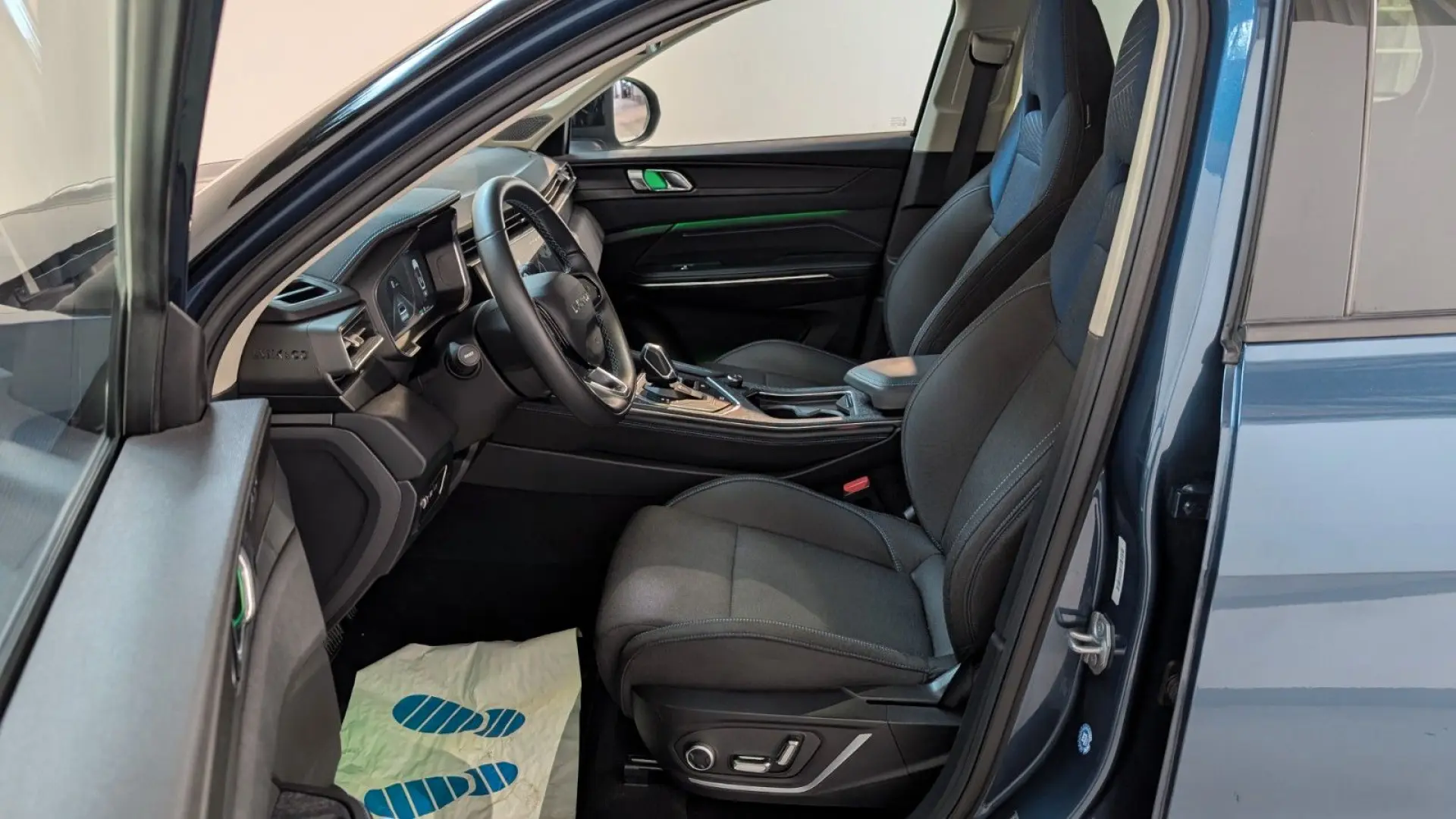 1.5 eHybrid 192kW PANO LANE SIDE 360