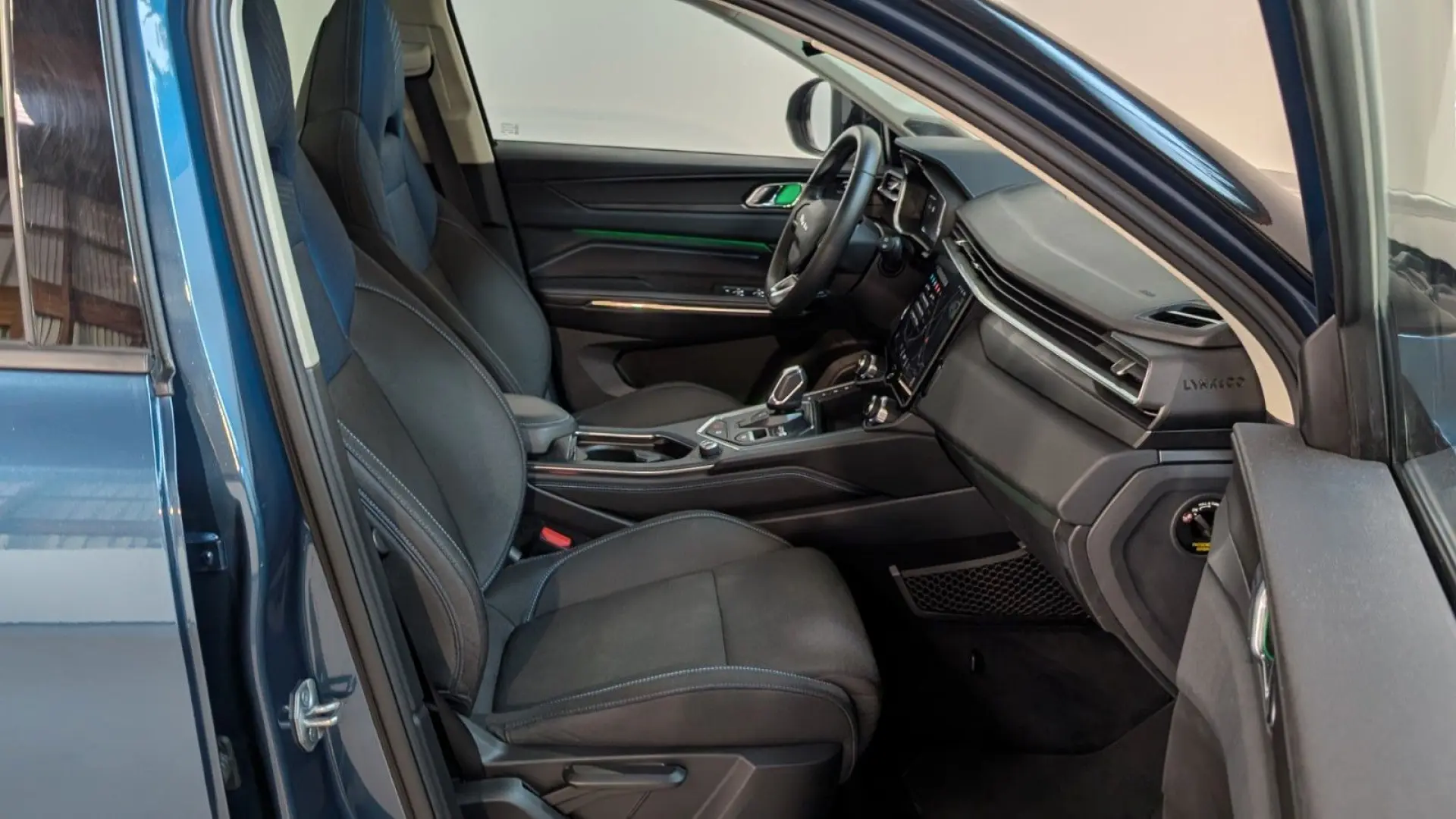 1.5 eHybrid 192kW PANO LANE SIDE 360