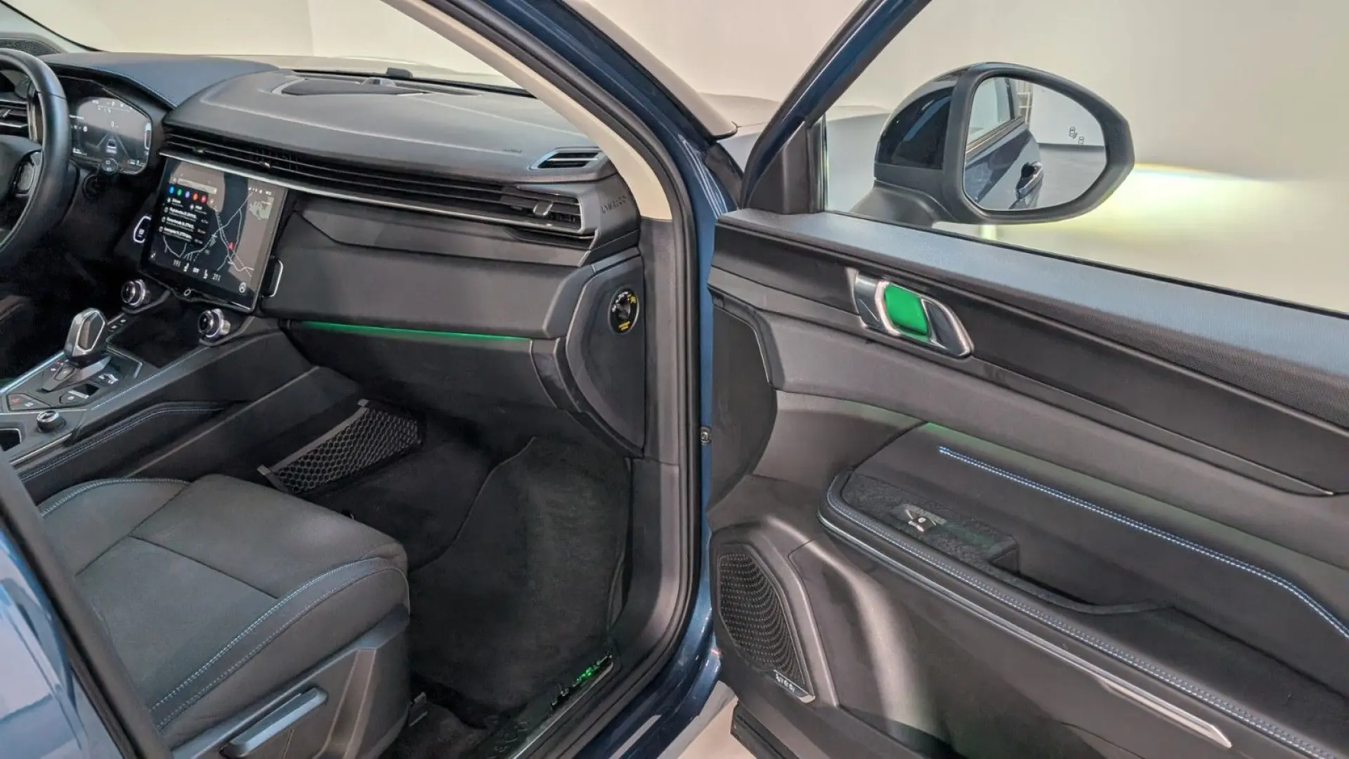 1.5 eHybrid 192kW PANO LANE SIDE 360