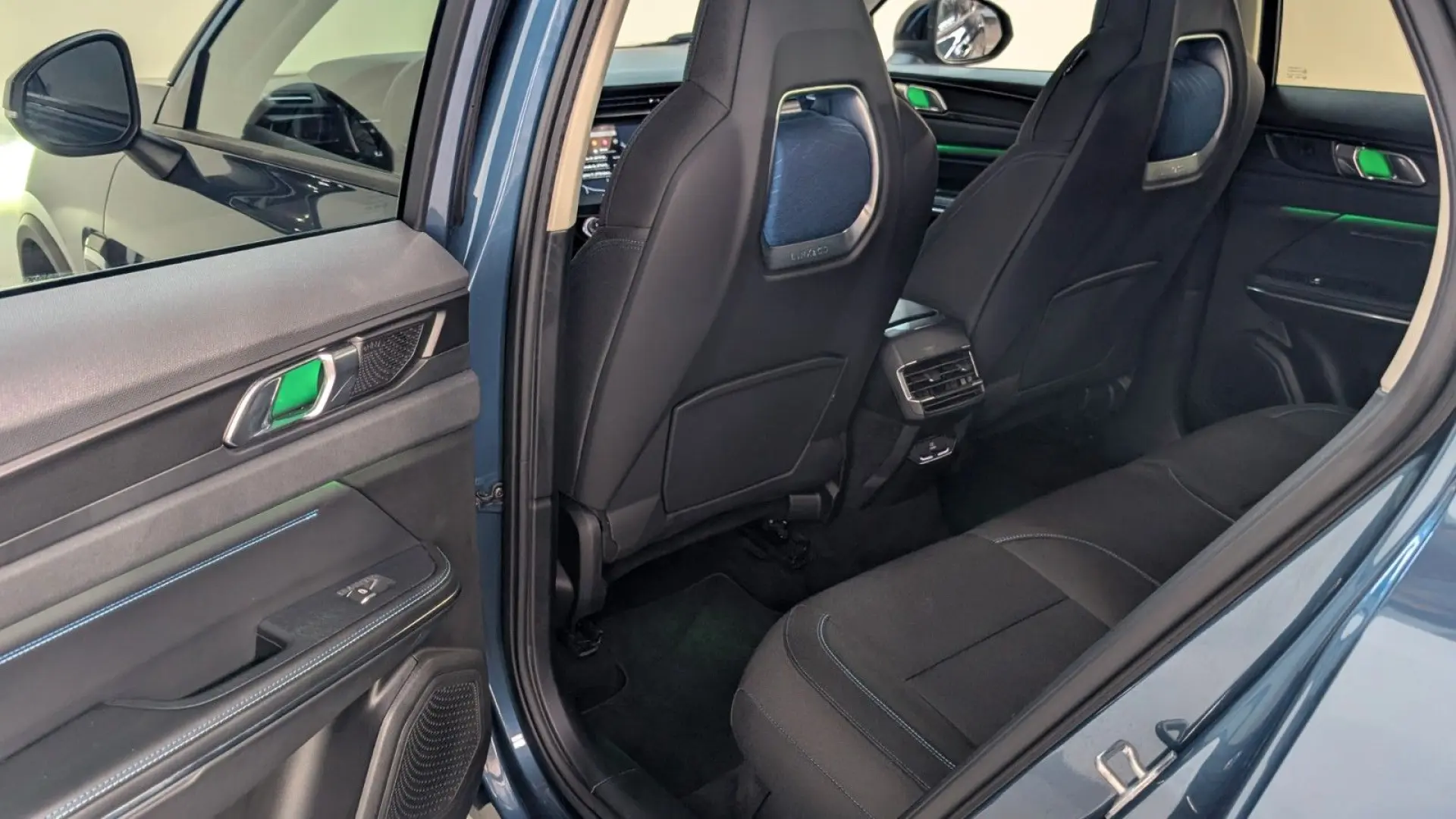 1.5 eHybrid 192kW PANO LANE SIDE 360