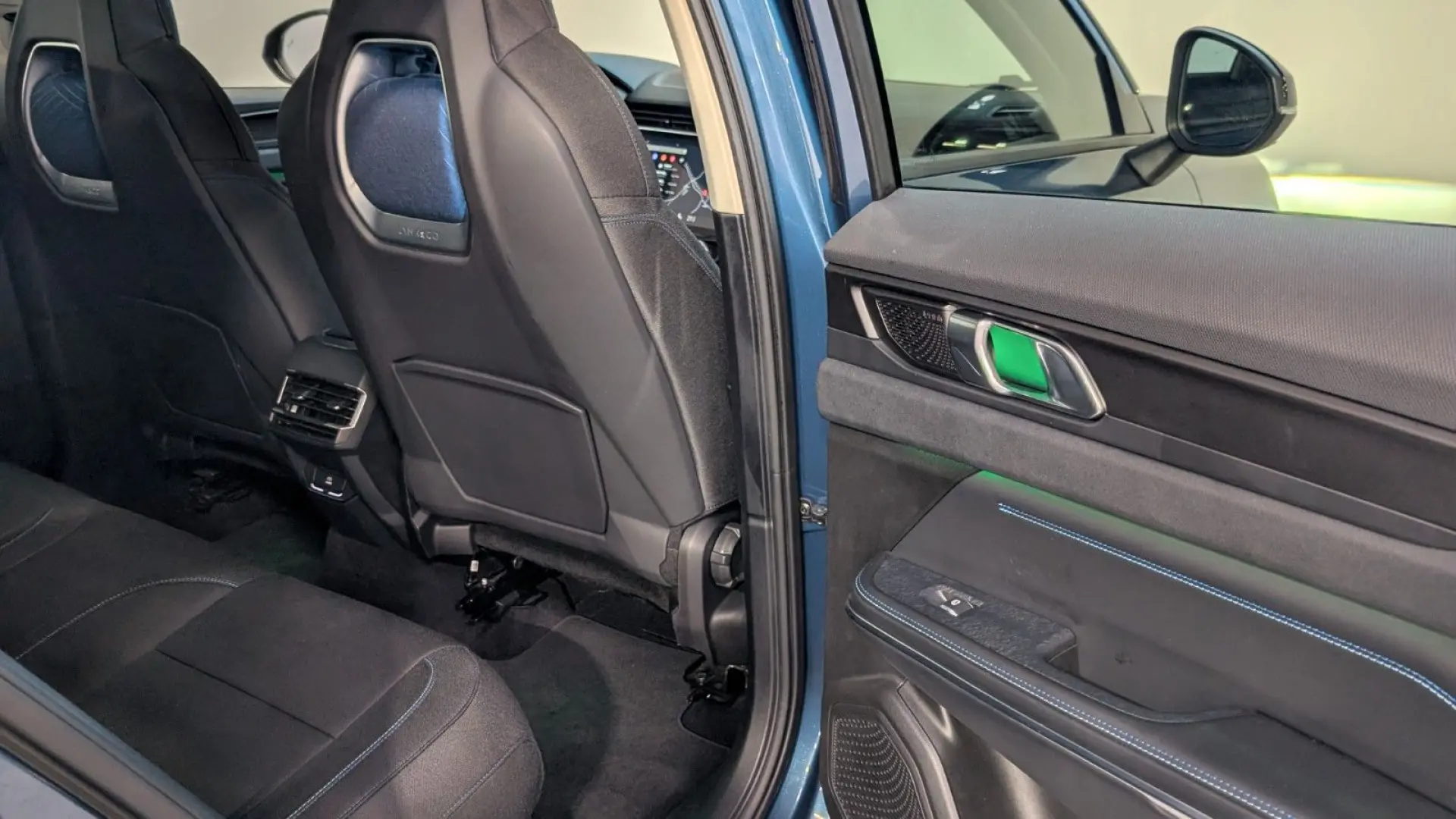 1.5 eHybrid 192kW PANO LANE SIDE 360