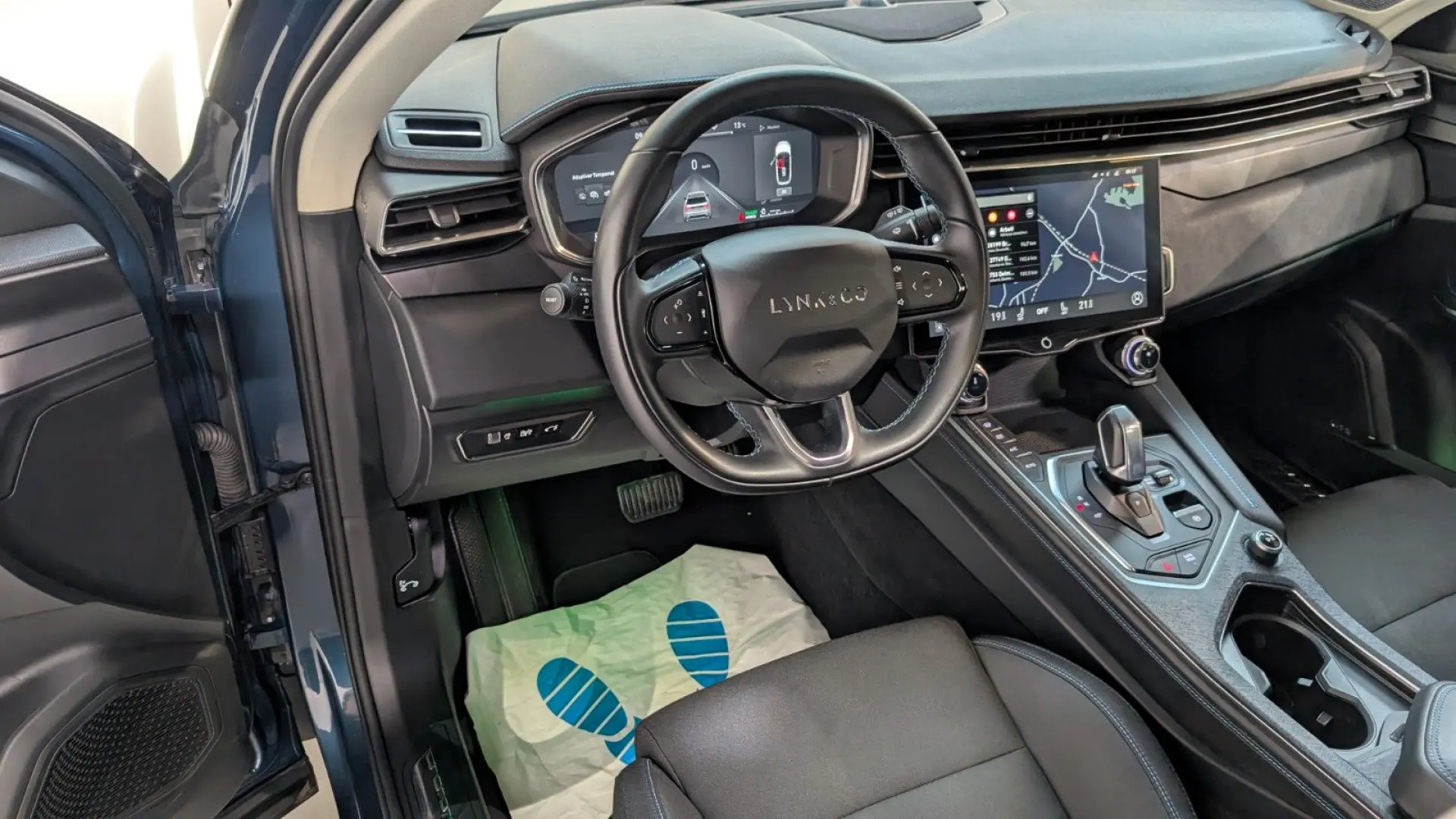 1.5 eHybrid 192kW PANO LANE SIDE 360