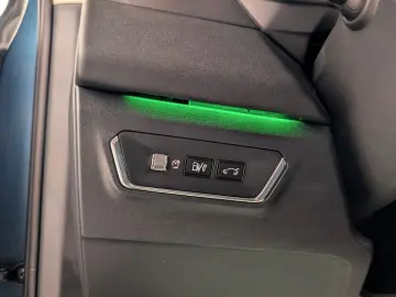 1.5 eHybrid 192kW PANO LANE SIDE 360