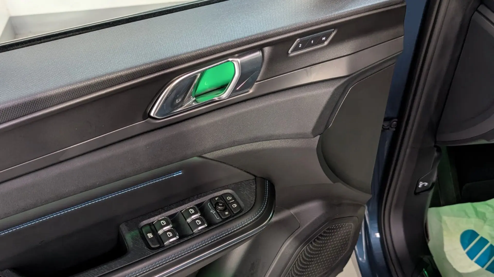 1.5 eHybrid 192kW PANO LANE SIDE 360