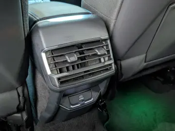 1.5 eHybrid 192kW PANO LANE SIDE 360