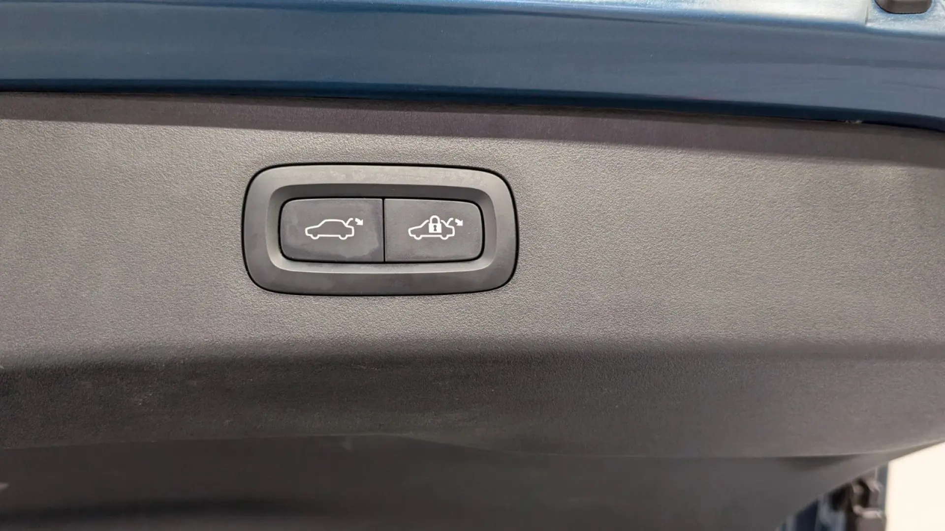 1.5 eHybrid 192kW PANO LANE SIDE 360