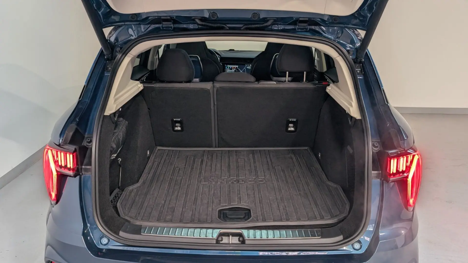 1.5 eHybrid 192kW PANO LANE SIDE 360