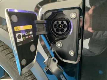 01 1.5 T PHEV Pano SHZ Navi Cam PDC 17 6kWh