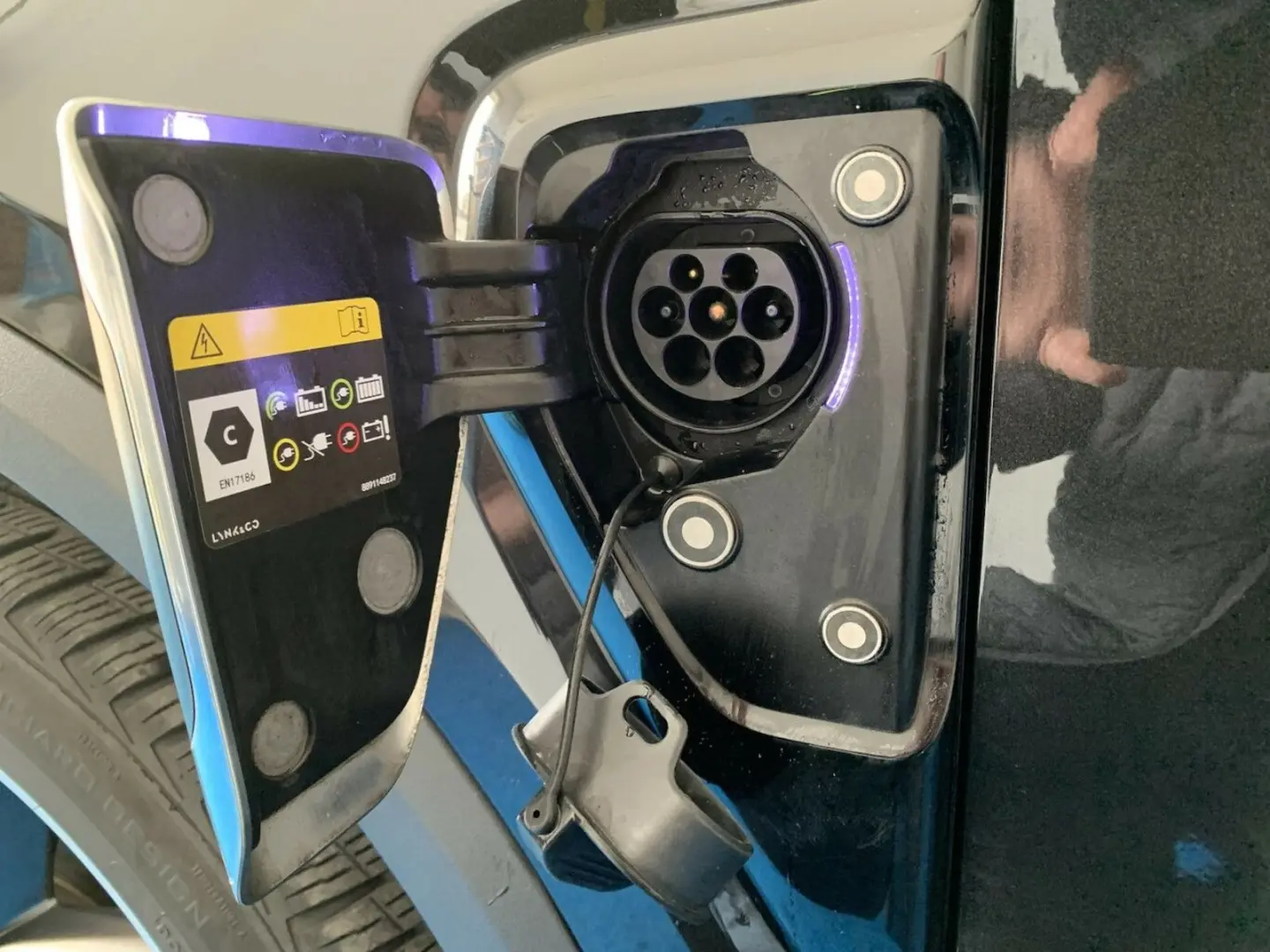 01 1.5 T PHEV Pano SHZ Navi Cam PDC 17 6kWh