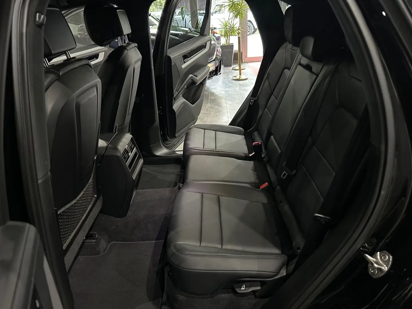 Cayenne  NEW MODEL   KAMERA   AHK   ACC   1.HAND