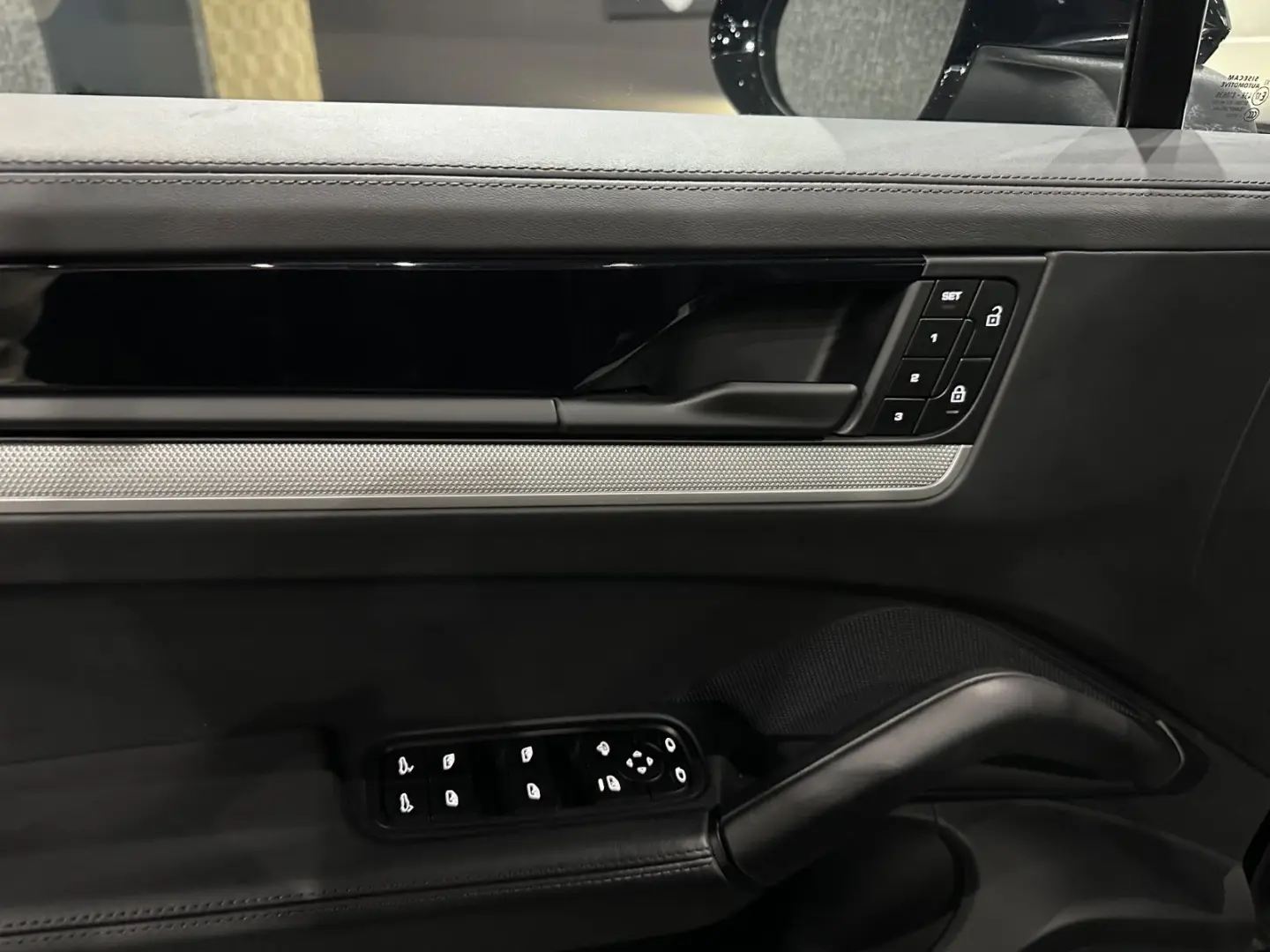 Cayenne  NEW MODEL   KAMERA   AHK   ACC   1.HAND