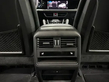 Cayenne  NEW MODEL   KAMERA   AHK   ACC   1.HAND