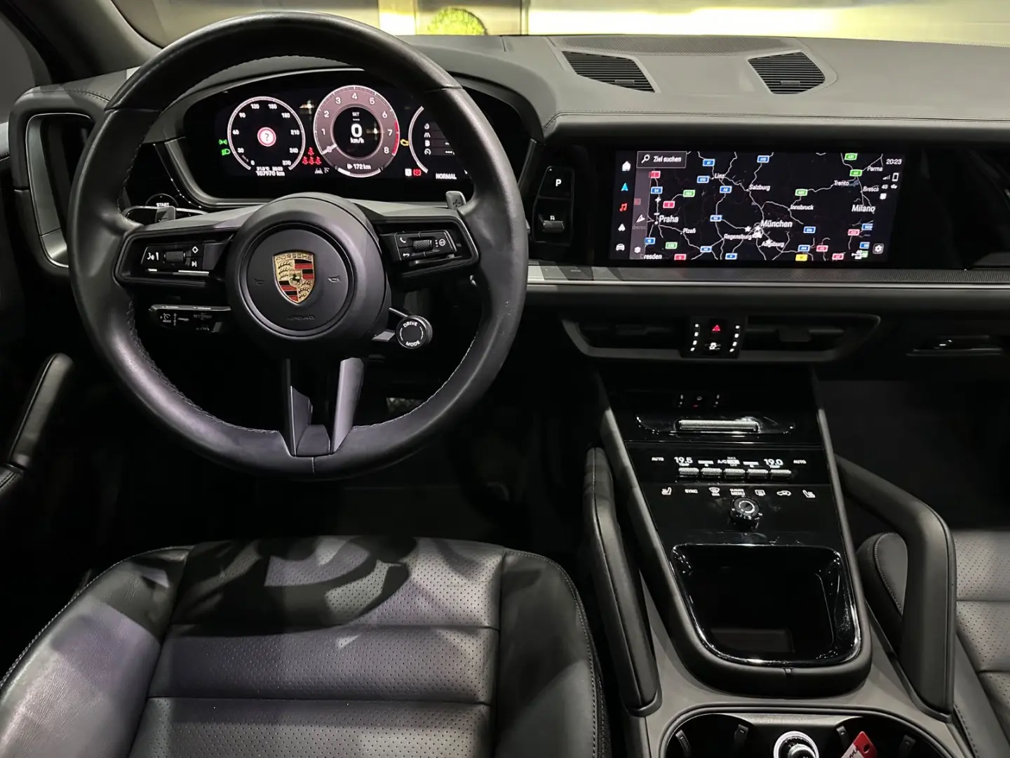 Cayenne  NEW MODEL   KAMERA   AHK   ACC   1.HAND