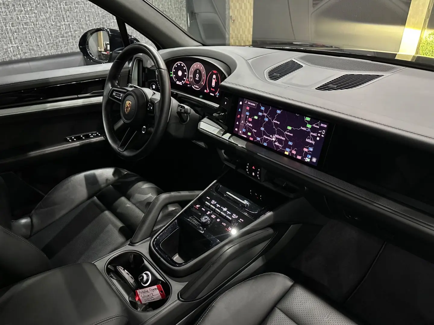 Cayenne  NEW MODEL   KAMERA   AHK   ACC   1.HAND