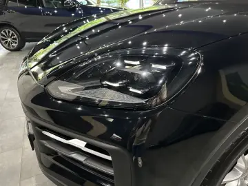 Cayenne  NEW MODEL   KAMERA   AHK   ACC   1.HAND