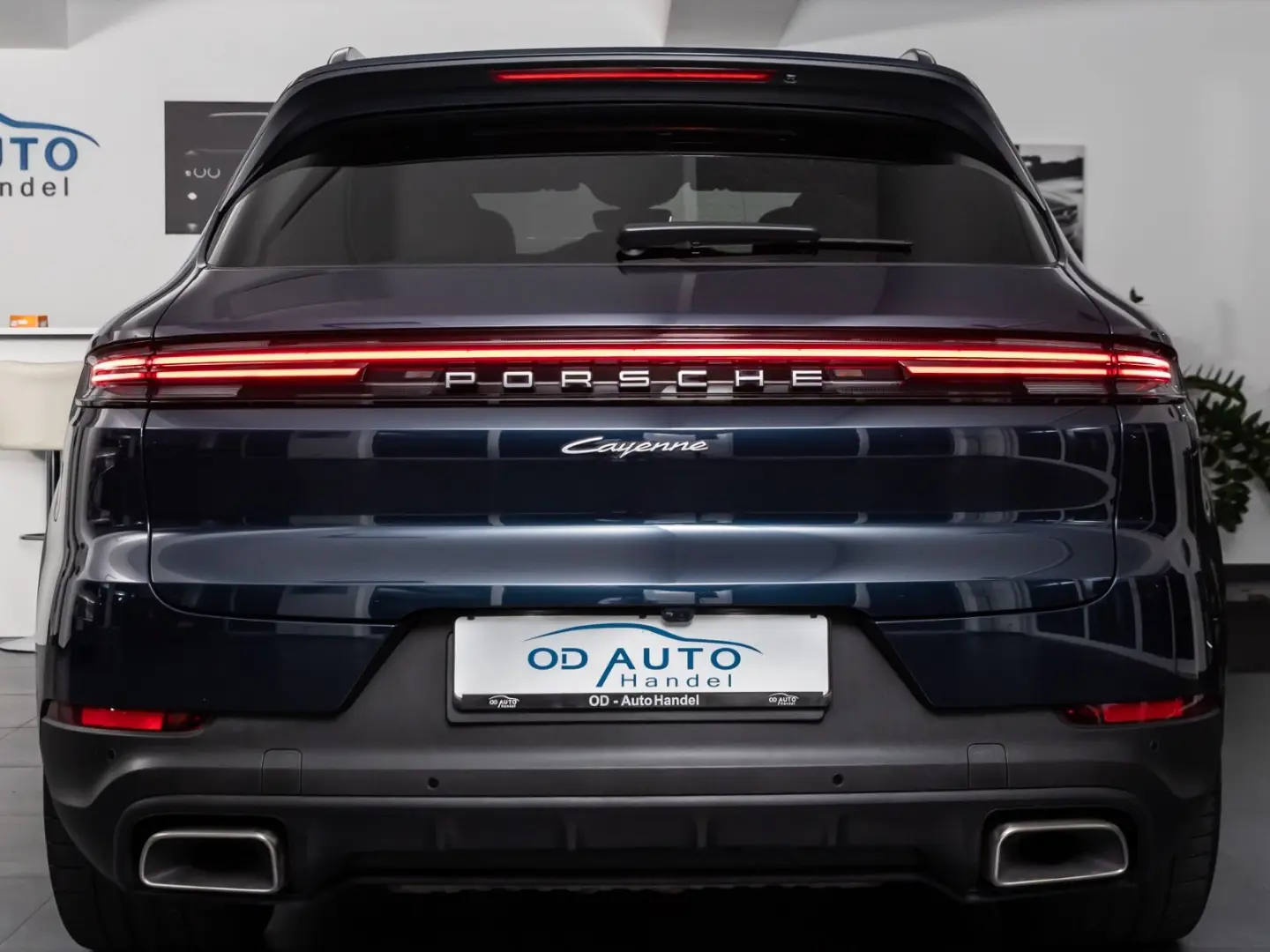 Cayenne E-Hybrid Pano Luft Chrono AHK 21