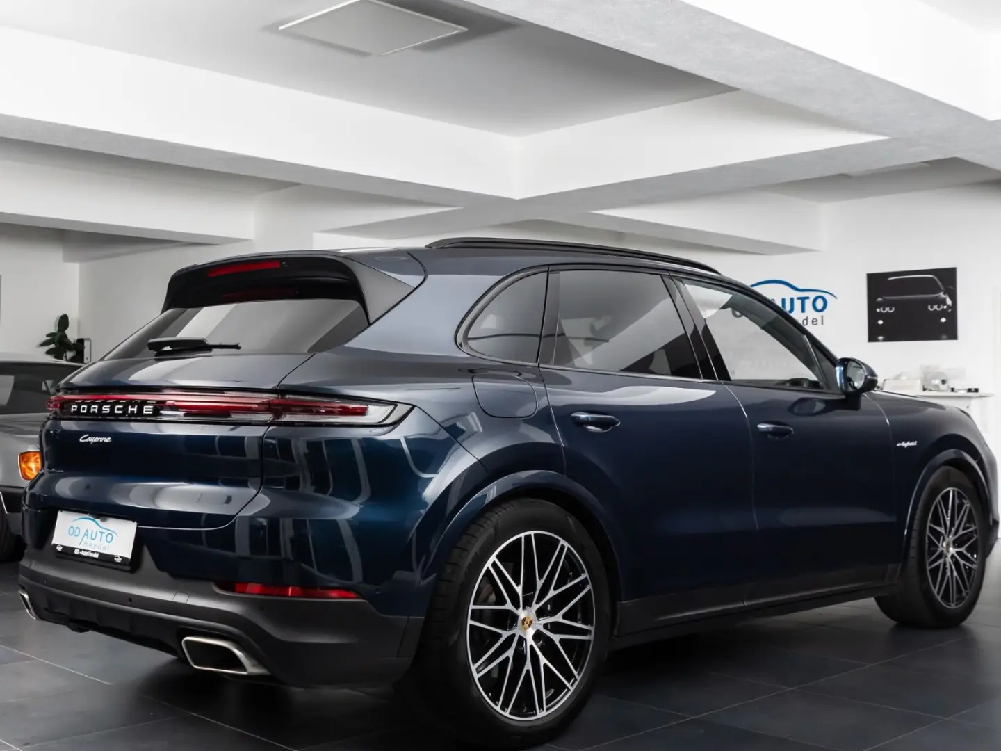 Cayenne E-Hybrid Pano Luft Chrono AHK 21