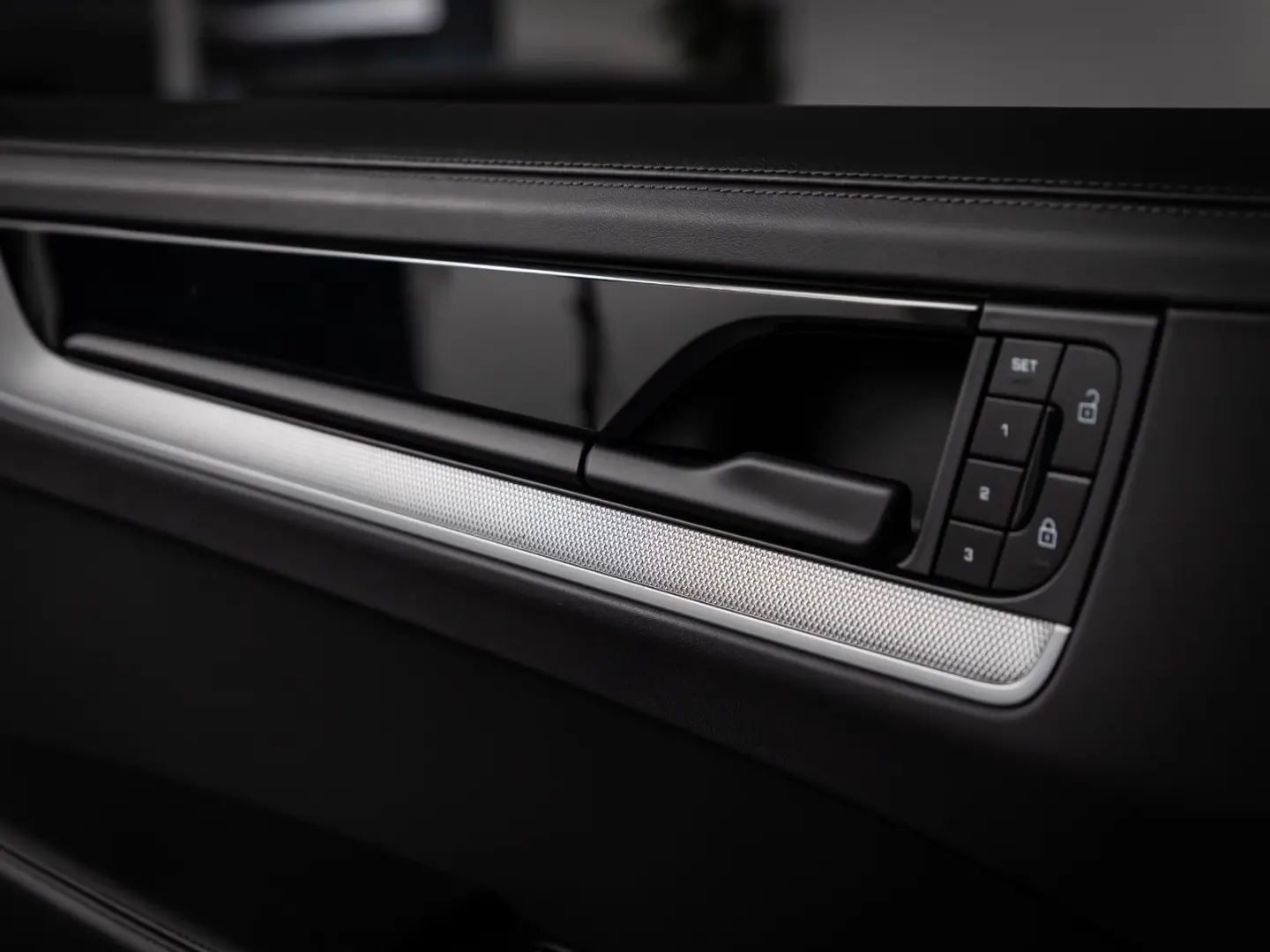 Cayenne E-Hybrid Pano Luft Chrono AHK 21