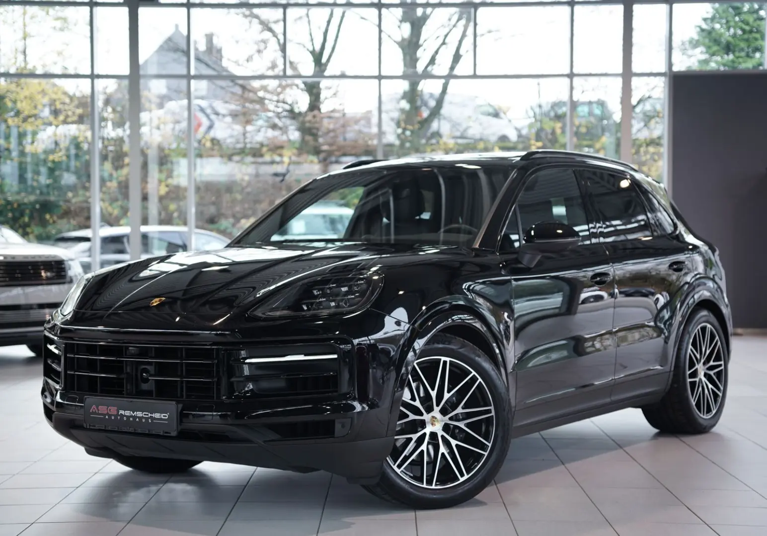 Cayenne  1.H  21  Chrono  Pano  AHK  BOSE  ACC