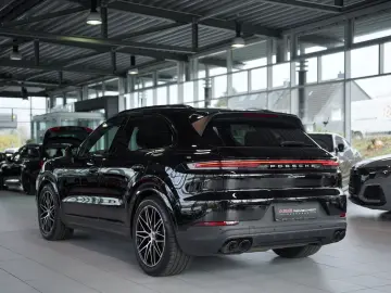 Cayenne  1.H  21  Chrono  Pano  AHK  BOSE  ACC