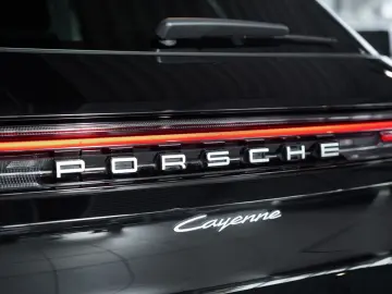 Cayenne  1.H  21  Chrono  Pano  AHK  BOSE  ACC