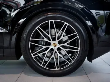 Cayenne  1.H  21  Chrono  Pano  AHK  BOSE  ACC