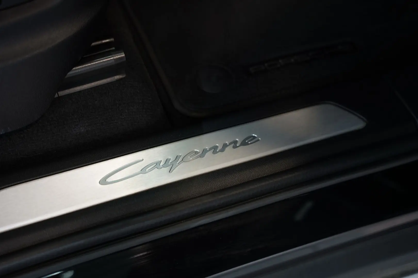 Cayenne  1.H  21  Chrono  Pano  AHK  BOSE  ACC