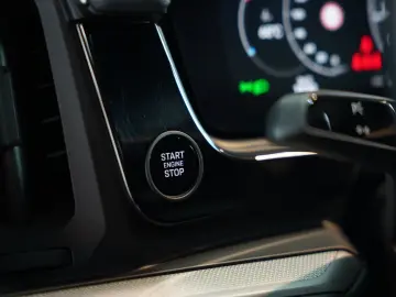 Cayenne  1.H  21  Chrono  Pano  AHK  BOSE  ACC