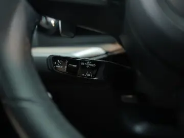 Cayenne  1.H  21  Chrono  Pano  AHK  BOSE  ACC