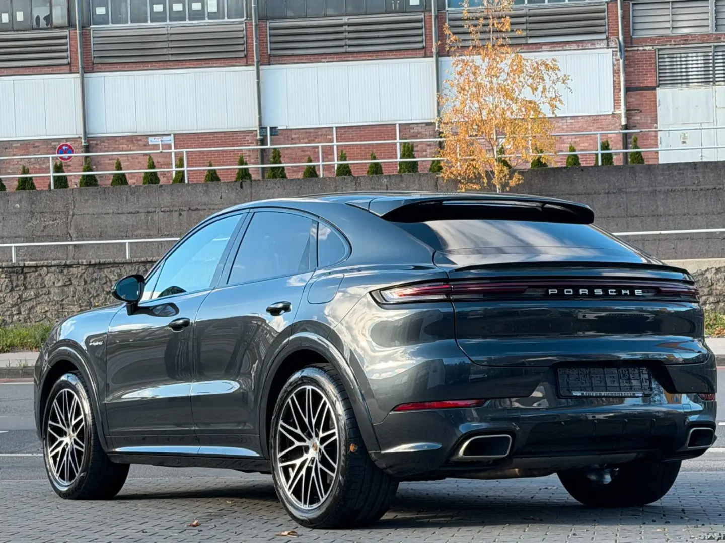 Cayenne Coupe E-Hybrid Panorama