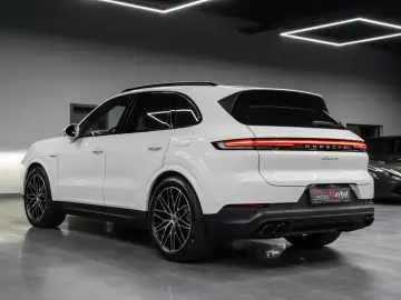 Cayenne E-Hybrid Matrix-Pano-Luft-HeadUp-21