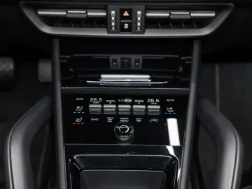 Cayenne E-Hybrid Matrix-Pano-Luft-HeadUp-21