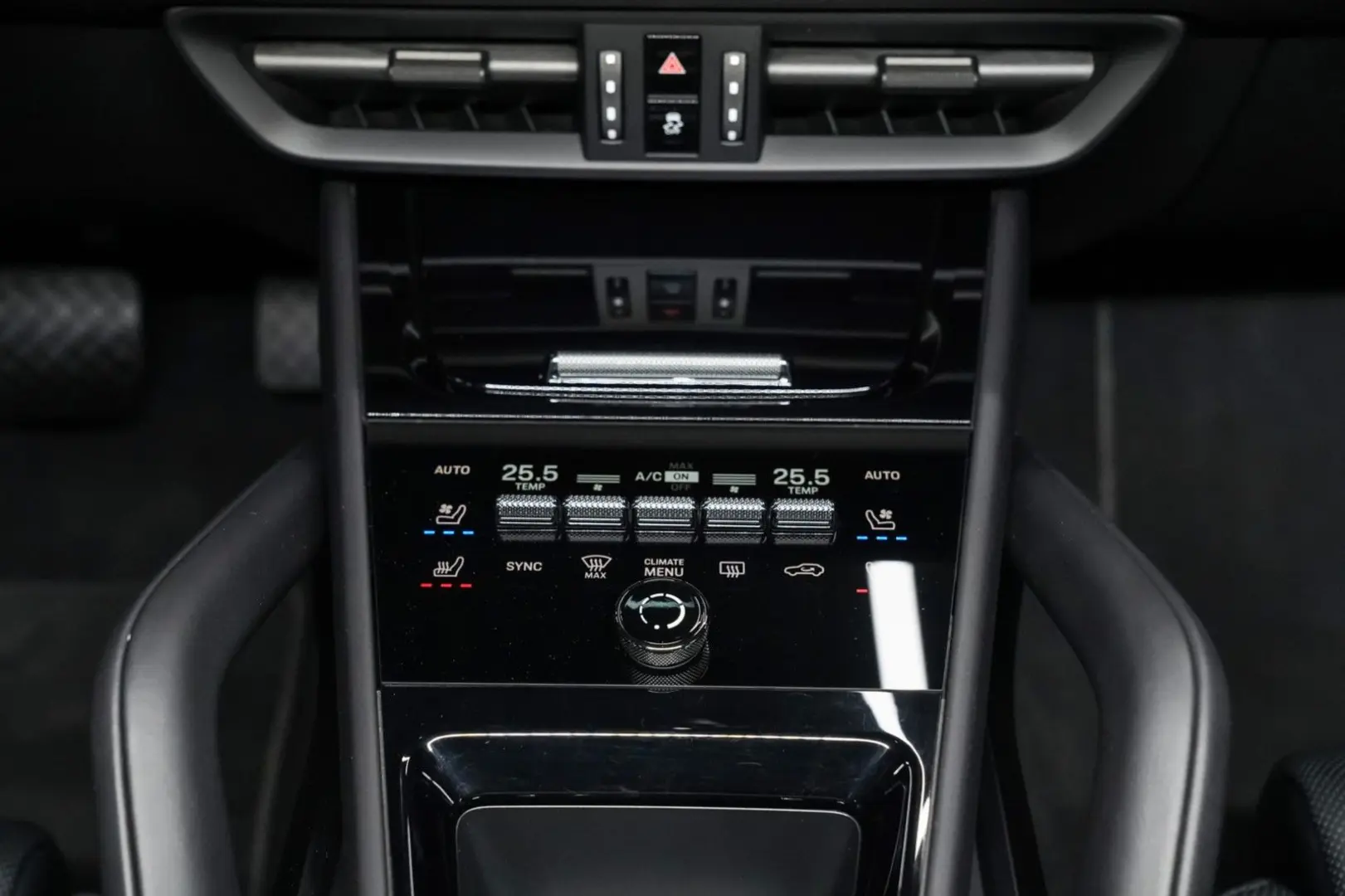 Cayenne E-Hybrid Matrix-Pano-Luft-HeadUp-21