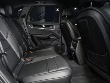 Cayenne E-Hybrid Matrix-Pano-Luft-HeadUp-21
