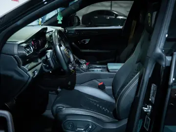 Lamborghini Urus 2021   650 CP   Pachet Full Novitec