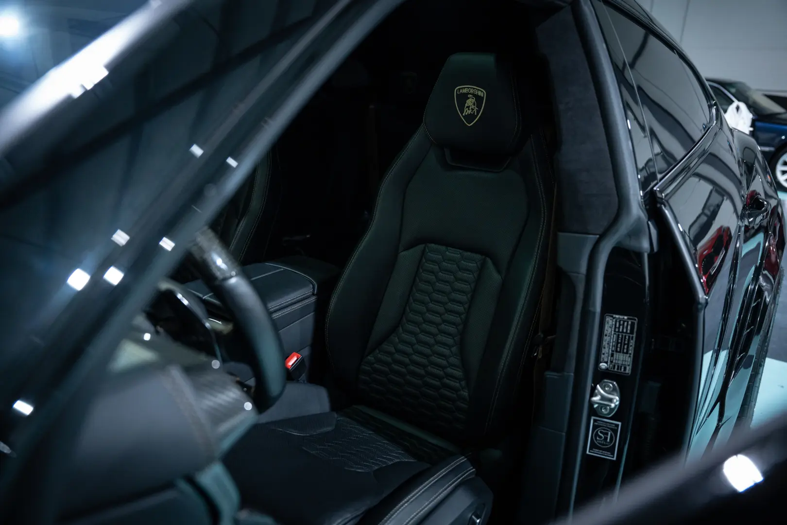 Lamborghini Urus 2021   650 CP   Pachet Full Novitec