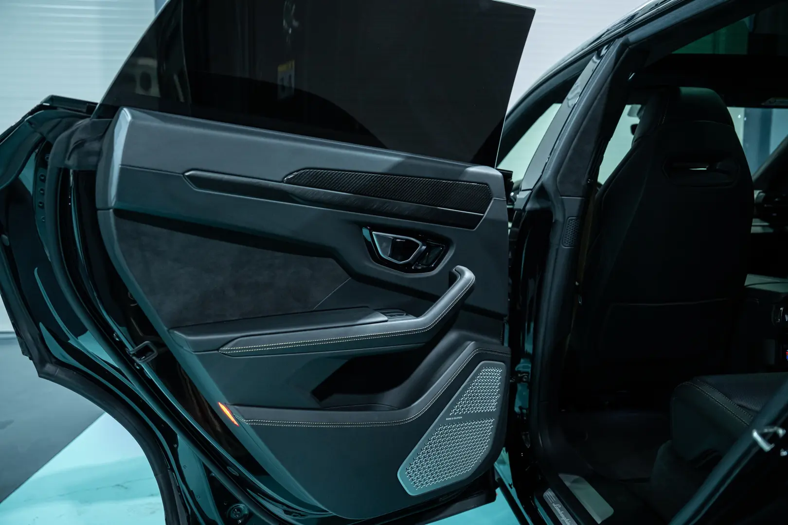 Lamborghini Urus 2021   650 CP   Pachet Full Novitec