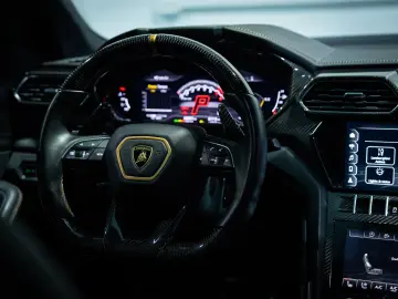 Lamborghini Urus 2021   650 CP   Pachet Full Novitec