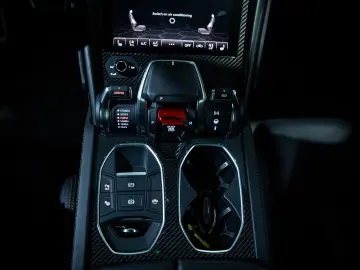 Lamborghini Urus 2021   650 CP   Pachet Full Novitec