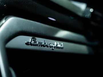 Lamborghini Urus 2021   650 CP   Pachet Full Novitec