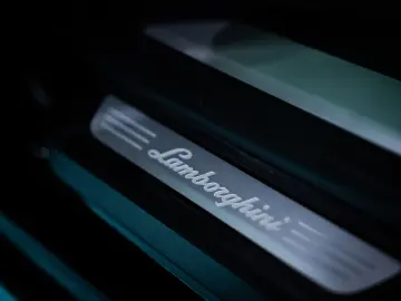 Lamborghini Urus 2021   650 CP   Pachet Full Novitec